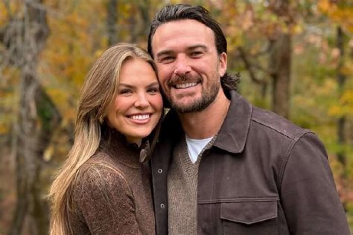 Bachelorette Hannah Brown Wiki, Bio, Age, Height, Parents, Family, Job, Net Worth, Ethnicity and Instagram