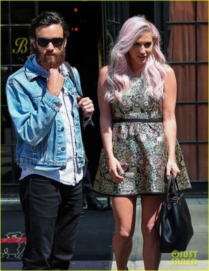 Brad Ashenfelter Wiki: Age, Net Worth Family Bio Facts on Kesha’s Boyfriend