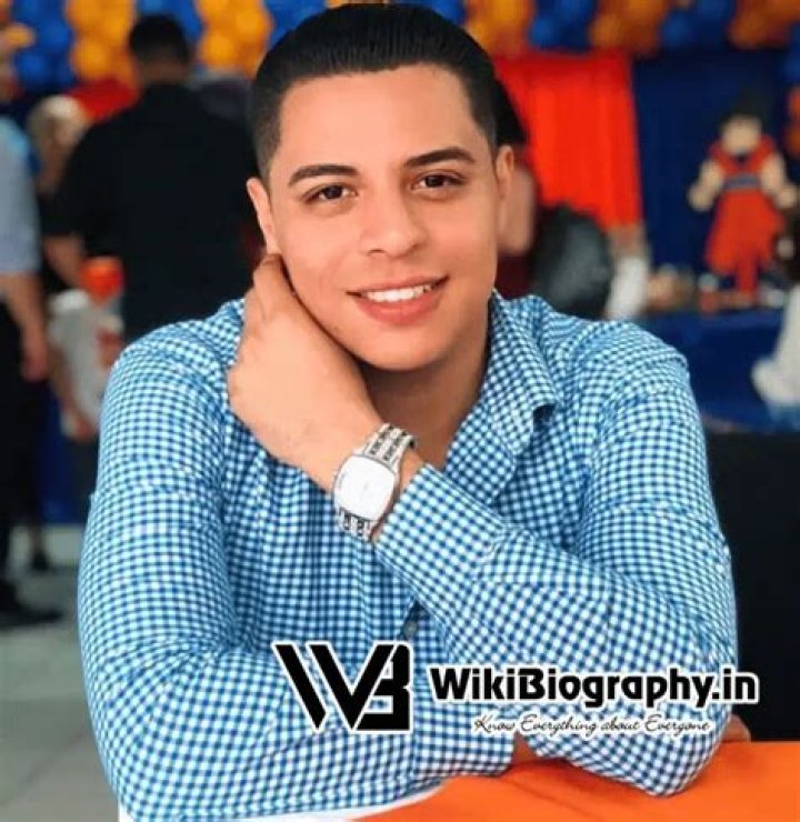 Eduin Cazares Net Worth: How Rich Is The Mexican Singer?