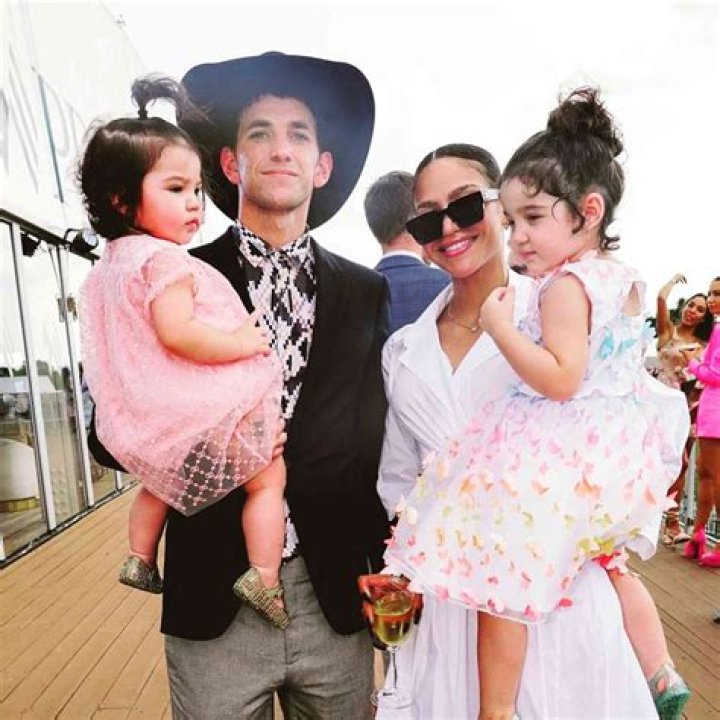 Frankie Fine Bio, Age Birthday Facts on Cassie And Alex Fine Daughter