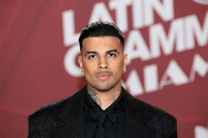 How did Rauw Alejandro get famous? Is Rauw Alejandro dead?