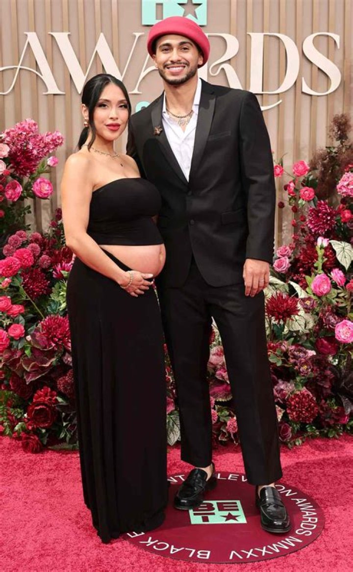 How Old Is Vanessa Smalls? Eric Ochoa Girlfriend Age And Height
