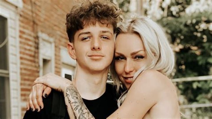 Is Mike Wolfe Still Married? Age Wiki, Biography Everything On His Wife Age, Family And Wikipedia