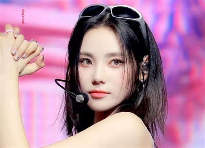 JinSoul (Loona Band Singer) Profile, Age, Height, Weight, Wiki, Measurements, Boyfriend, Bio, Net Worth, Facts