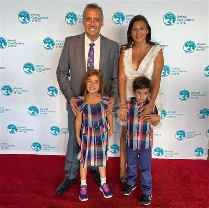 Joe Gatto Wife, Baby, Daughter, Net Worth, Wiki, Sister, Height, Family