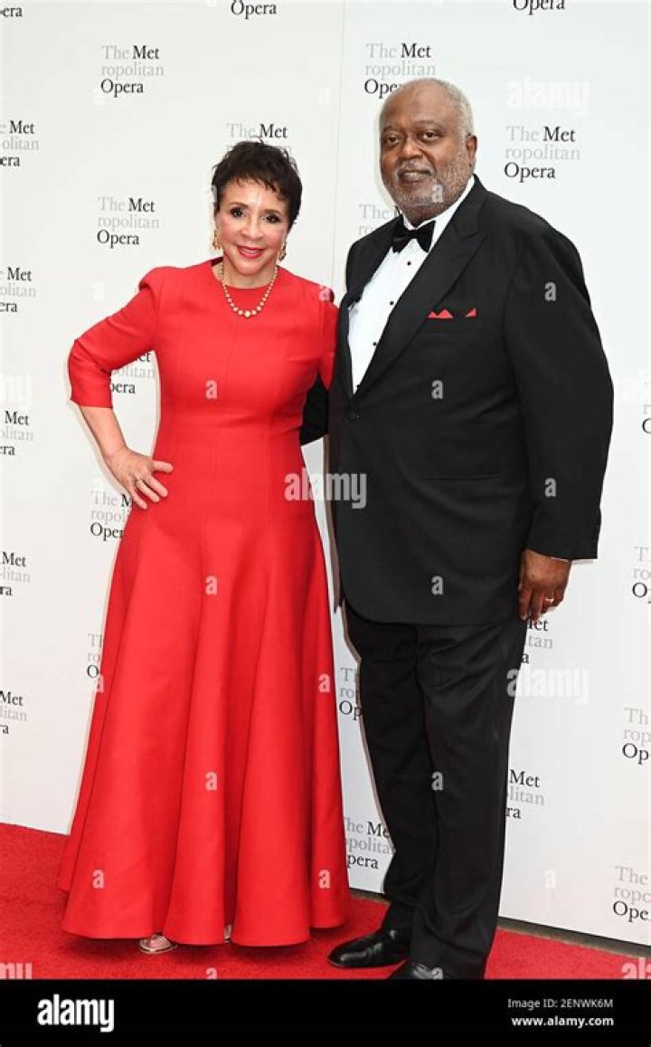 Sheila Johnson Bio, Wiki, Age, Height, Husband, Daughter, BET, Hotels, and Net Worth