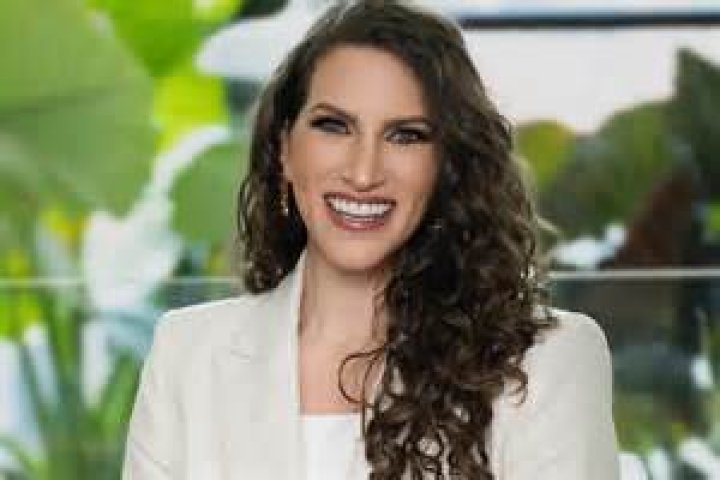 Who is Kathryn Eastwood? See Net-worth, Quote, Awards, Fact, Wiki